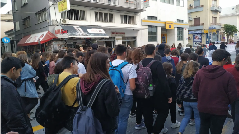 Πορεία μαθητών Μουσικού Σχολείου για την αέρια ρύπανση