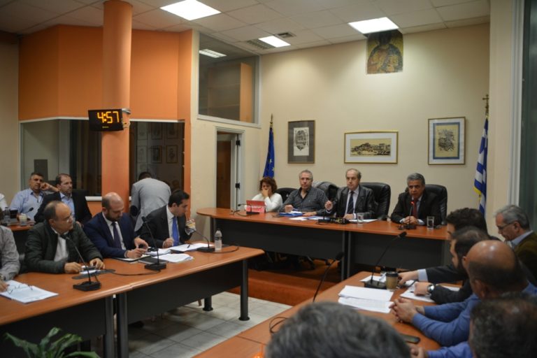 Δημοτικό Συμβούλιο Χίου για προσφυγικό- μεταναστευτικό: ομόφωνα ΟΧΙ στη νέα δομή των 5.000+