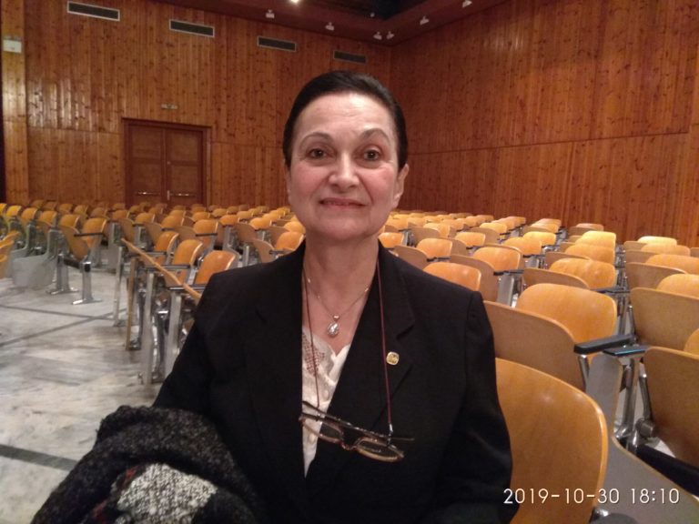 Άννα Αναστασιάδη-Συμεωνίδη: Αν αγαπούμε τη γλώσσα θα πρέπει να φροντίσουμε να υπάρχουν ομιλητές της ελληνικής που θα συνεχίσουν να τη χρησιμοποιούν
