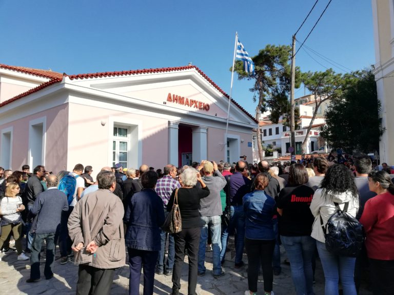 Ζήτησαν την αναβάθμιση του κέντρου υγείας Καρλοβάσου