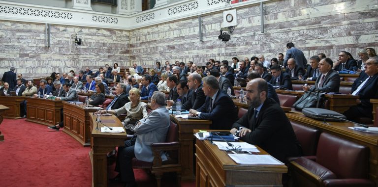 Στην αρμόδια επιτροπή της Βουλής το ν/σ για τη ΔΕΗ και την αγορά ενέργειας (video)