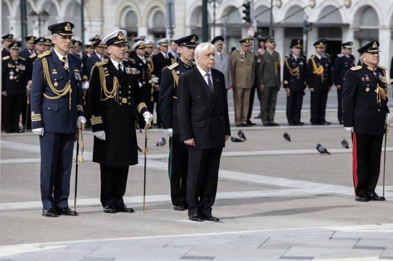 Το αξιόμαχο των Ενόπλων Δυνάμεων εξήρε ο ΠτΔ (video)