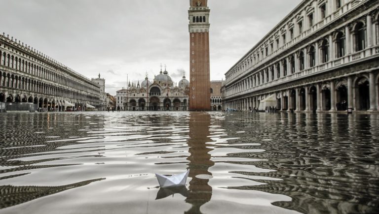 Βενετία: Έκλεισε η πλατεία του Αγίου Μάρκου εξαιτίας νέας πλημμύρας (video)