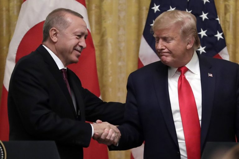 Ενδυνάμωση των διμερών σχέσεων ζητά ο Ερντογάν με επιστολή στον Αμερικανό πρόεδρο