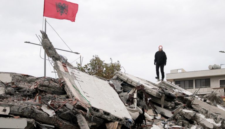 Η Αλβανία μετράει τις πληγές της (video)