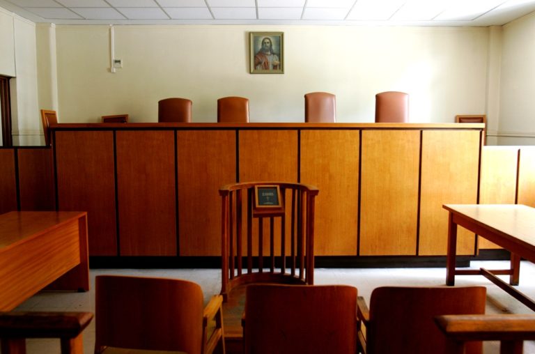 Εισαγγελείς: Ζητούν μέτρα κατά του κορονοϊού στα δικαστήρια