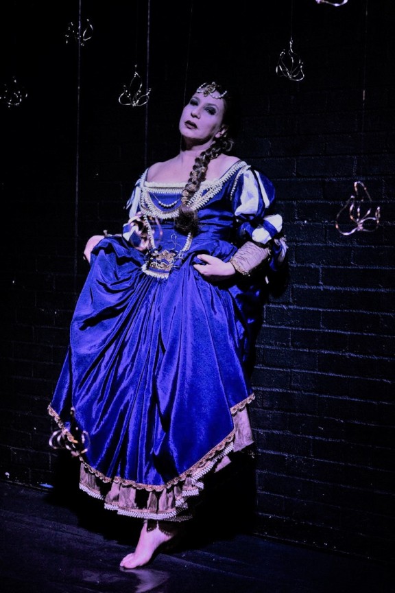 “Λουκρητία η Εταίρα- Η Αγια” από το Theatre Lab Company
