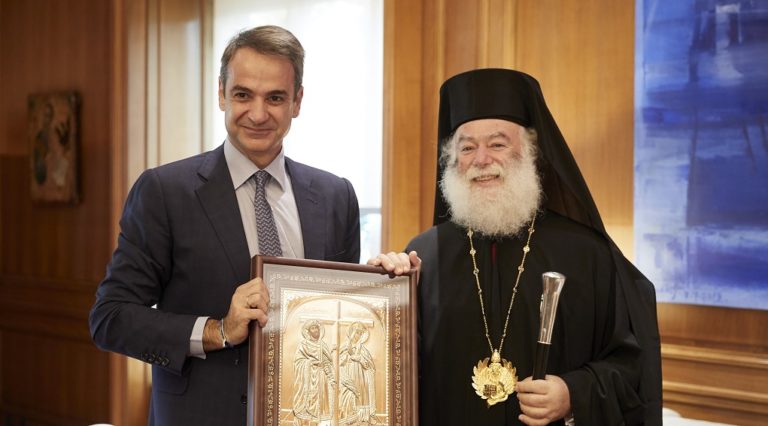 Με το Πατριάρχη Αλεξανδρείας Θεόδωρο Β’ συναντήθηκε ο πρωθυπουργός (video)
