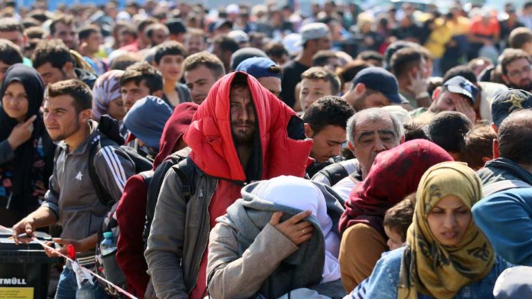 Κ. Αγοραστός: Σε διπλή ομηρία η Ελλάδα για το μεταναστευτικό