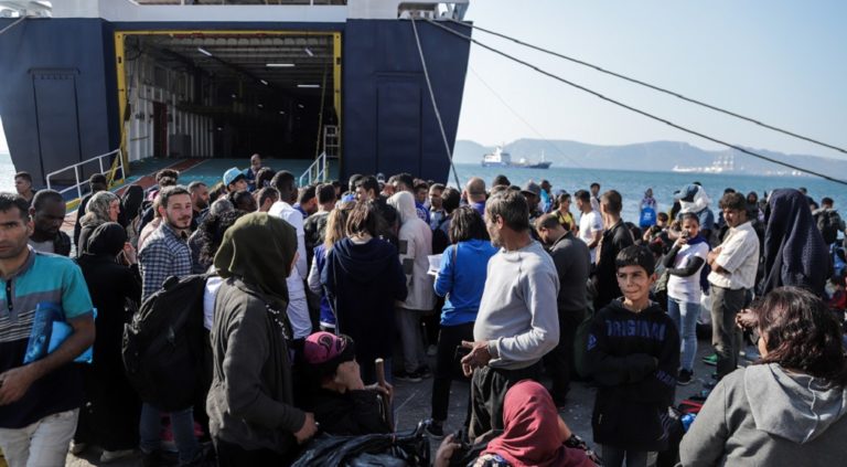 Στην Γαλλία προωθούνται 400 αιτούντες άσυλο – Συμφωνία Κουμουτσάκου με Καστανέρ