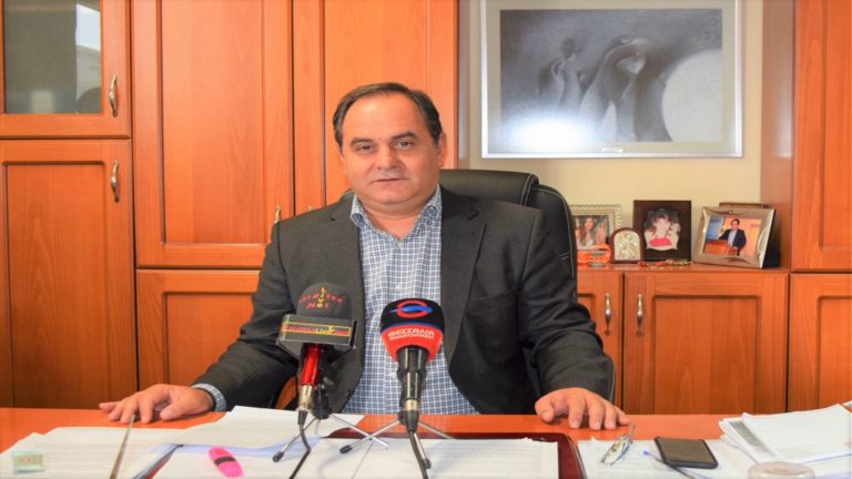 Μειώσεις σε δημοτικά τέλη και τέλη τραπεζοκαθισμάτων εισηγείται η δημοτική αρχή στο Δ.Σ.