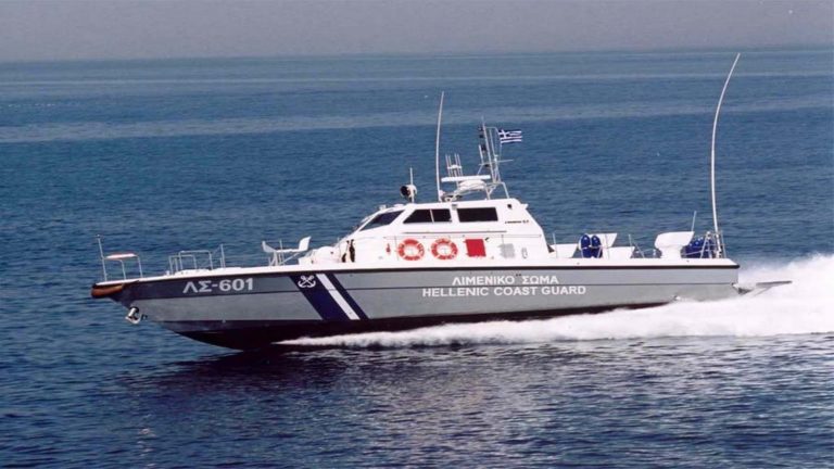 Βυθίστηκε σκάφος σε θαλάσσια περιοχή των Σπετσών – Καλά στην υγεία τους οι δύο επιβαίνοντες