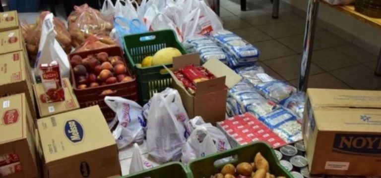 Διανομή τροφίμων μέσω του προγράμματος ΤΕΒΑ στα Φάρσαλα