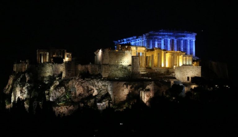 Παγκόσμια ημέρα για τα Δικαιώματα του Παιδιού-Στα μπλε η Ακρόπολη (video)