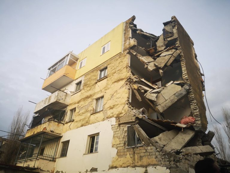 Καστοριά: Συγκέντρωση βοήθειας για τους σεισμόπληκτους