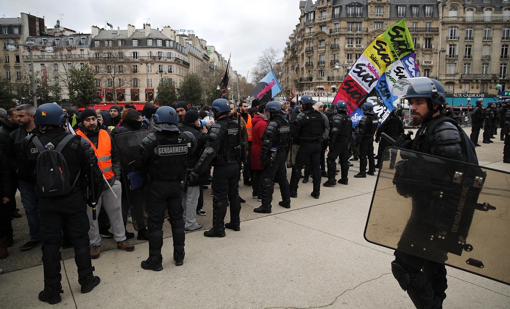 Γαλλία: Συγκρούσεις διαδηλωτών – αστυνομίας στο Παρίσι