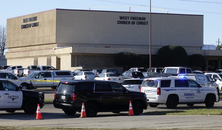 ΗΠΑ: Ένοπλη επίθεση σε εκκλησία στο Τέξας- Τρεις νεκροί