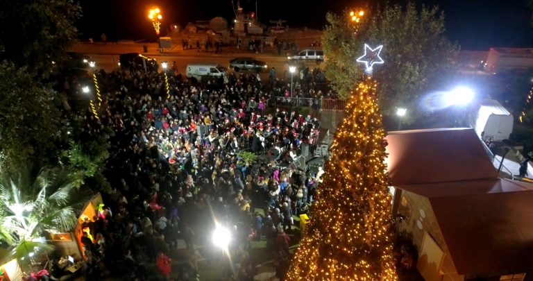 Την Παρασκευή έρχεται ο Άι Βασίλης στη χριστουγεννιάτικη αυλή της Μυτιλήνης
