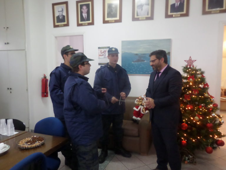 Πρωτοχρονιάτικα κάλαντα στον Δήμαρχο Λήμνου