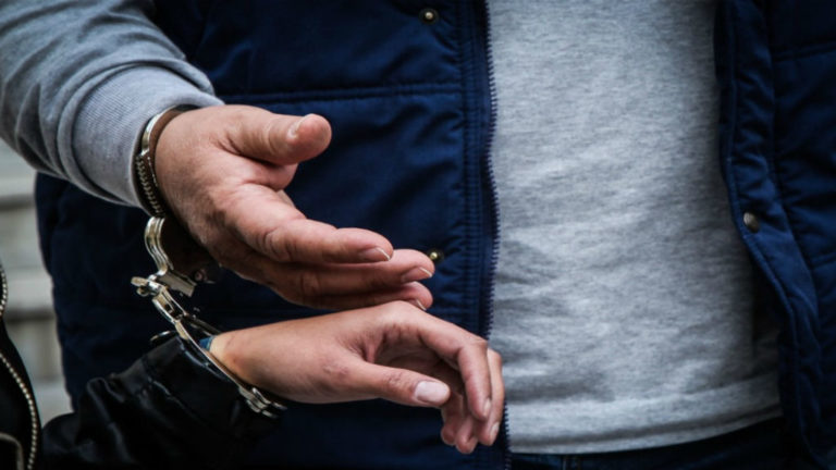Συλλήψεις για παράβαση του ΚΟΚ και κατοχή χασίς στη Νέα Ιωνία