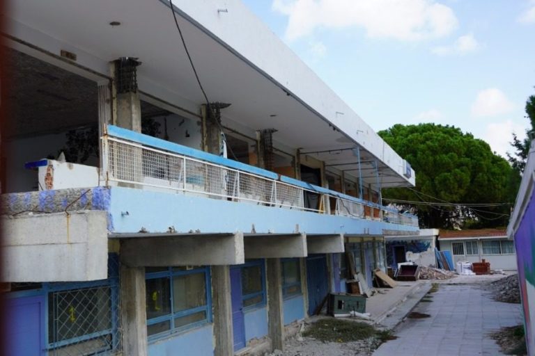 Μπήκε και πάλι εργολάβος στο σχολικό συγκρότημα των Υφαντηρίων