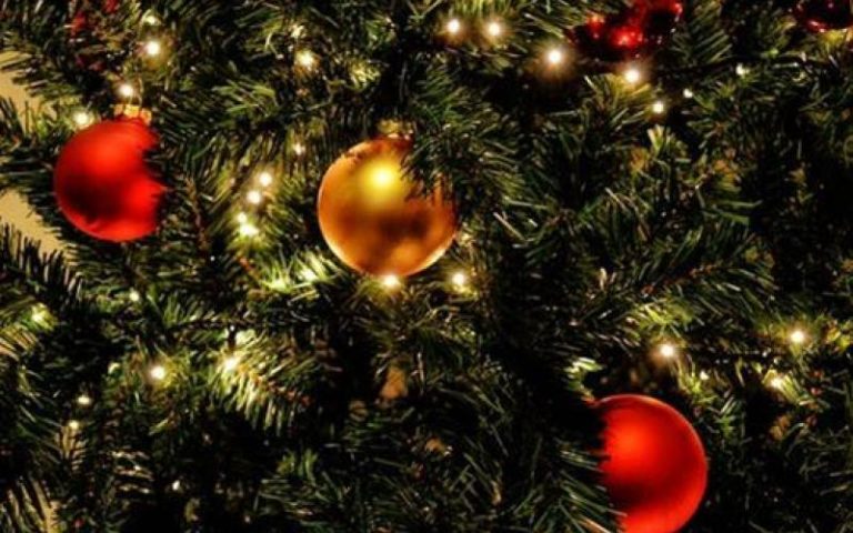 Φωταγώγηση Χριστουγεννιάτικου δέντρου στη Μυτιλήνη