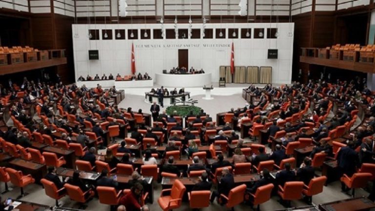 Τουρκία:Στη Βουλή το σχέδιο για τη Λιβύη-Σε αυτοσυγκράτηση καλούν Μακρόν-Σίσι