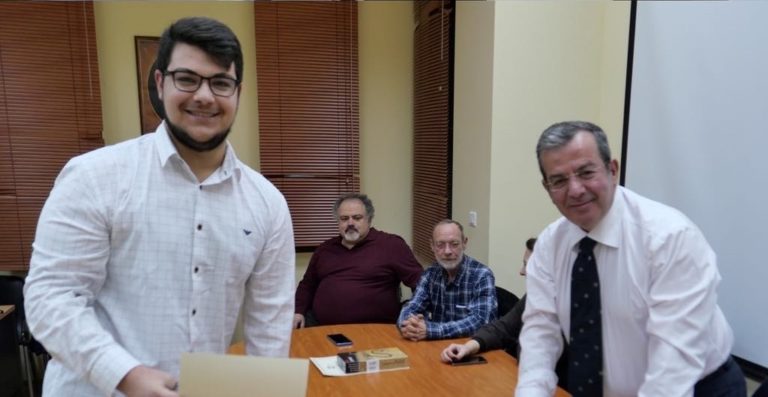 Δώρο το πρώτο στηθοσκόπιο στους πρωτοετείς από τον Ιατρικό Σύλλογο Χίου