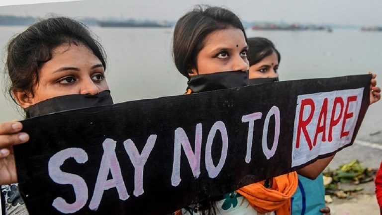 Ινδία: Πυρπόλησαν 23χρονη θύμα βιασμού -Επρόκειτο να καταθέσει στο δικαστήριο