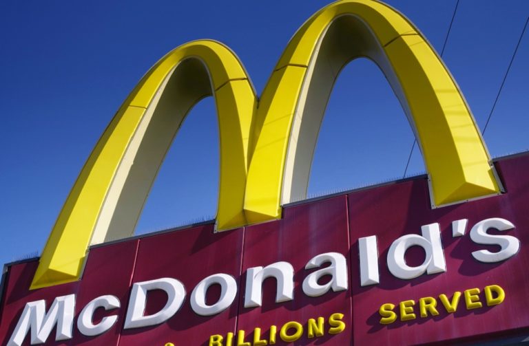 Τα McDonald’s αποχωρούν οριστικά από τη Ρωσία