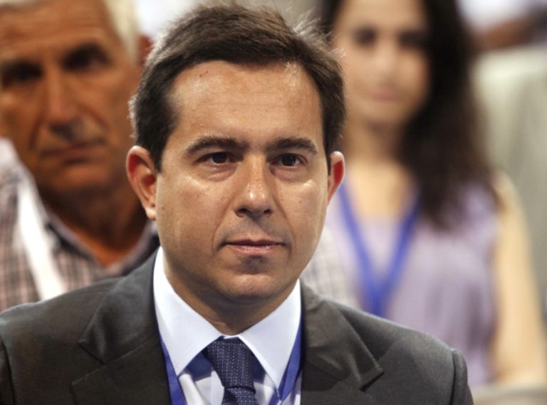Μείωση κατά 0,9% των ασφαλιστικών εισφορών για μισθωτούς