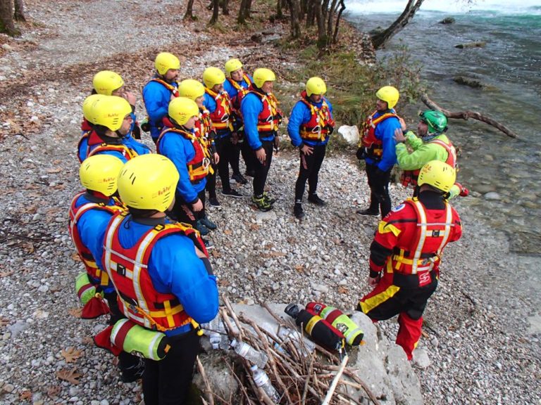 Εκπαίδευση στη διάσωση σε ορμητικά νερά στον Βοϊδομάτη για τους Διασώστες της ΕΟΔ Ροδόπης