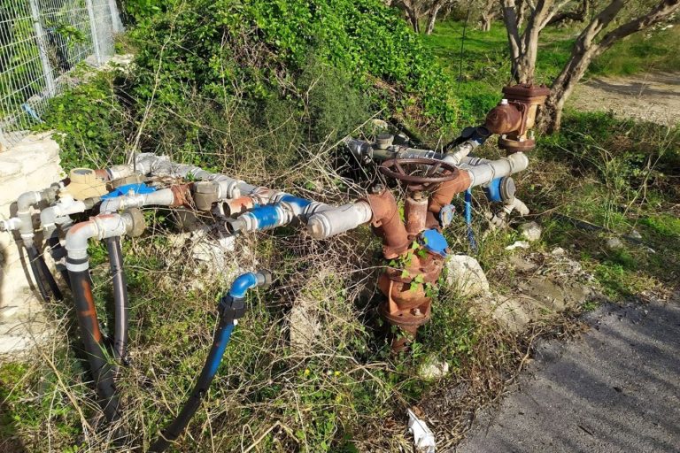 Χωρίς νερό άρδευσης ο Αποκόρωνας  – «Μαλλιά – κουβάρια» ΤΟΕΒ / ΟΑΚ – Σύσκεψη στην Αντιπεριφέρεια (audio)