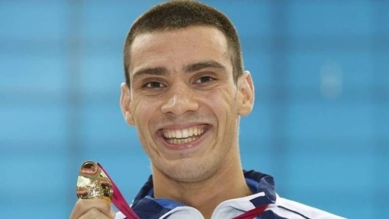 Πρωταθλητής Ευρώπης ο Βαζαίος στην 25άρα πισίνα στην μικτή ατομική