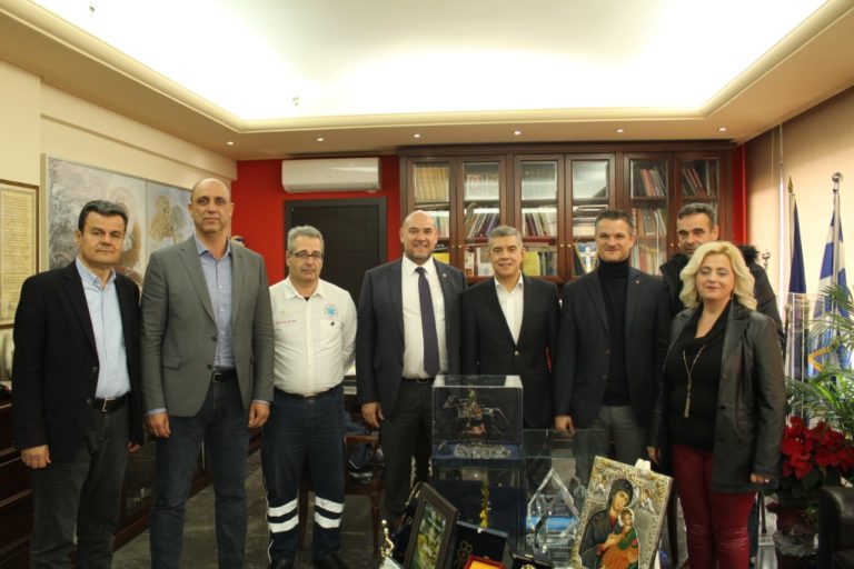 Επίσπευση διαδικασιών για τα ασθενοφόρα του ΕΚΑΒ ζήτησε ο Κ. Αγοραστός από τον Ν. Παπαευσταθίου