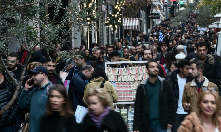 Ωράριο καταστημάτων-Αλλαγές στα ΜΜΜ-Σε εξέλιξη η έξοδος εκδρομέων-Πρόγνωση (video)