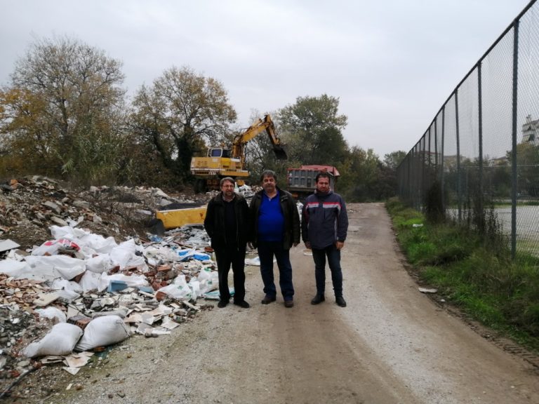 Σε μια μέρα μαζεύτηκαν 650 τόνοι μπάζα από περιοχή στο δήμο Λαρισαίων