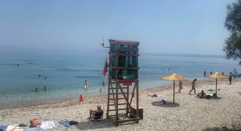 Ναυαγοσώστης στην Κρήτη έσωσε ξανά την ίδια κολυμβήτρια μετά από ένα χρόνο