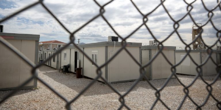 Ομόφωνα “όχι” στο κλειστό κέντρο προσφύγων από το δημοτικό συμβούλιο Χερσονήσου