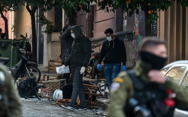 Έρευνα της Εισαγγελίας για την επιχείρηση της ΕΛΑΣ στο Κουκάκι – Πολιτική αντιπαράθεση (video)