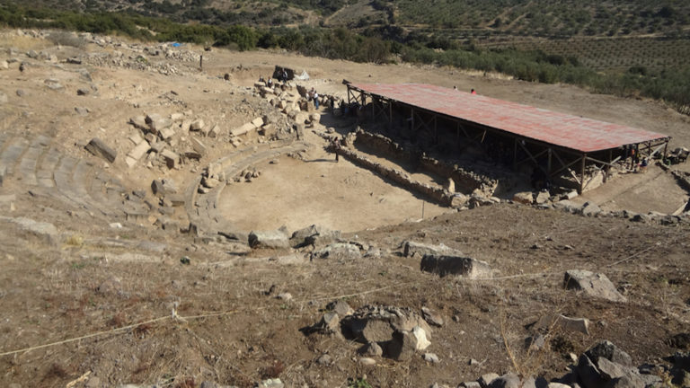 Διάζωμα: Κίνδυνος να μην αποκατασταθεί πλήρως το αρχαίο θέατρο Φθιωτίδων Θηβών