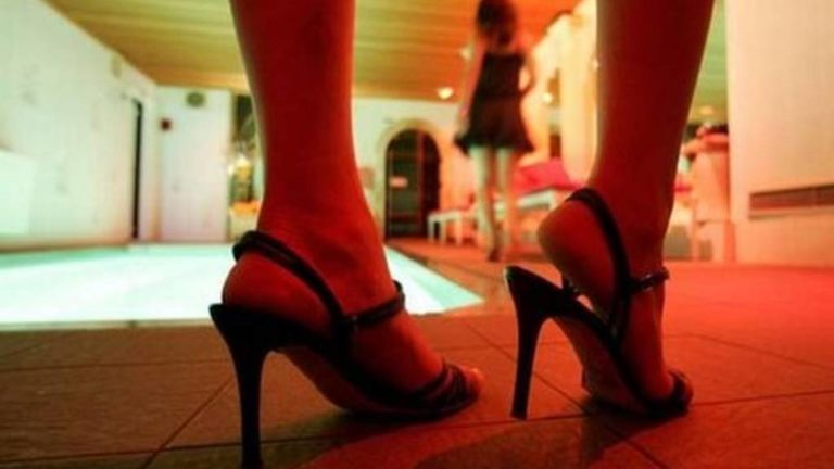 Λειτουργούσε οίκο ανοχής χωρίς βιβλιάριο υγείας