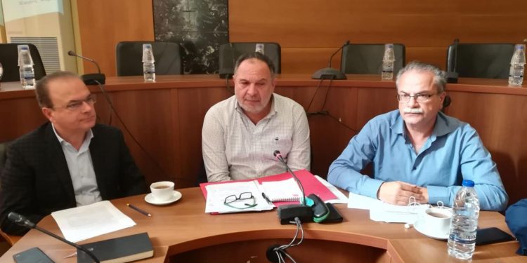 ΠΕΔ Κρήτης: «Δεν θα δεχτούμε στρατόπεδα συγκέντρωσης μεταναστών»