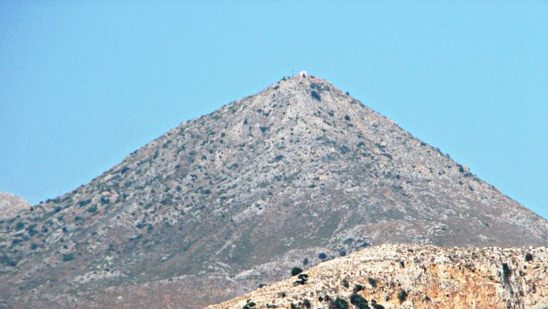 Άναψαν φωτιά και τους βρήκαν