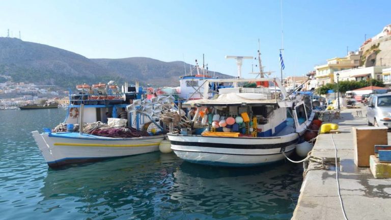 Διαμαρτύρονται οι ψαράδες για τα νέα τέλη στα μικρά σκάφη-Διαμαρτυρία του Επάρχου Καλύμνου