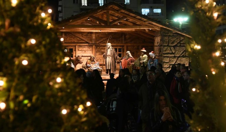 Δήμος Πατρέων:«Χριστούγεννα είναι…»