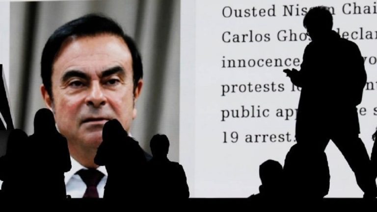 Διέφυγε από την Ιαπωνία στον Λίβανο ο πρώην επικεφαλής της Nissan (video)