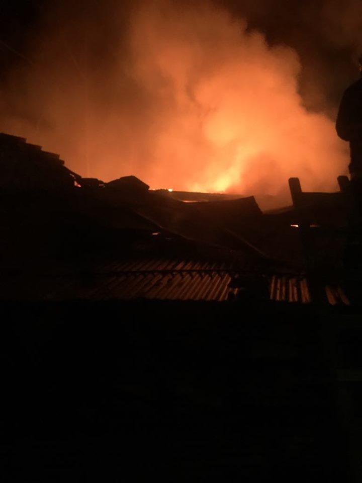 Εορδαία: Κατέρρευσε από πυρκαγιά στέγη αποθήκης στο Φούφα