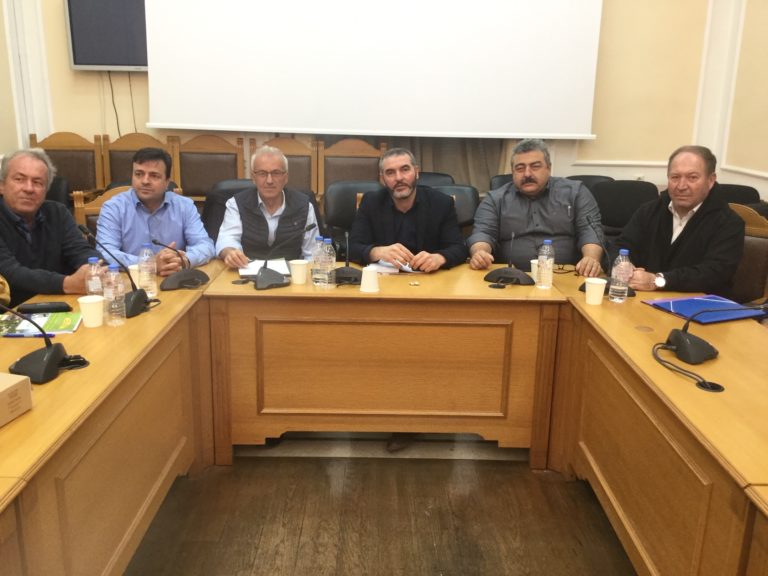 Σύσκεψη στη Περιφέρεια για τη δακοκτονία και τον έλεγχο στην αγορά κρέατος