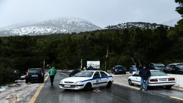 Πρόσκαιρη επιδείνωση του καιρού-Αλυσίδες στα ηπειρωτικά (video)